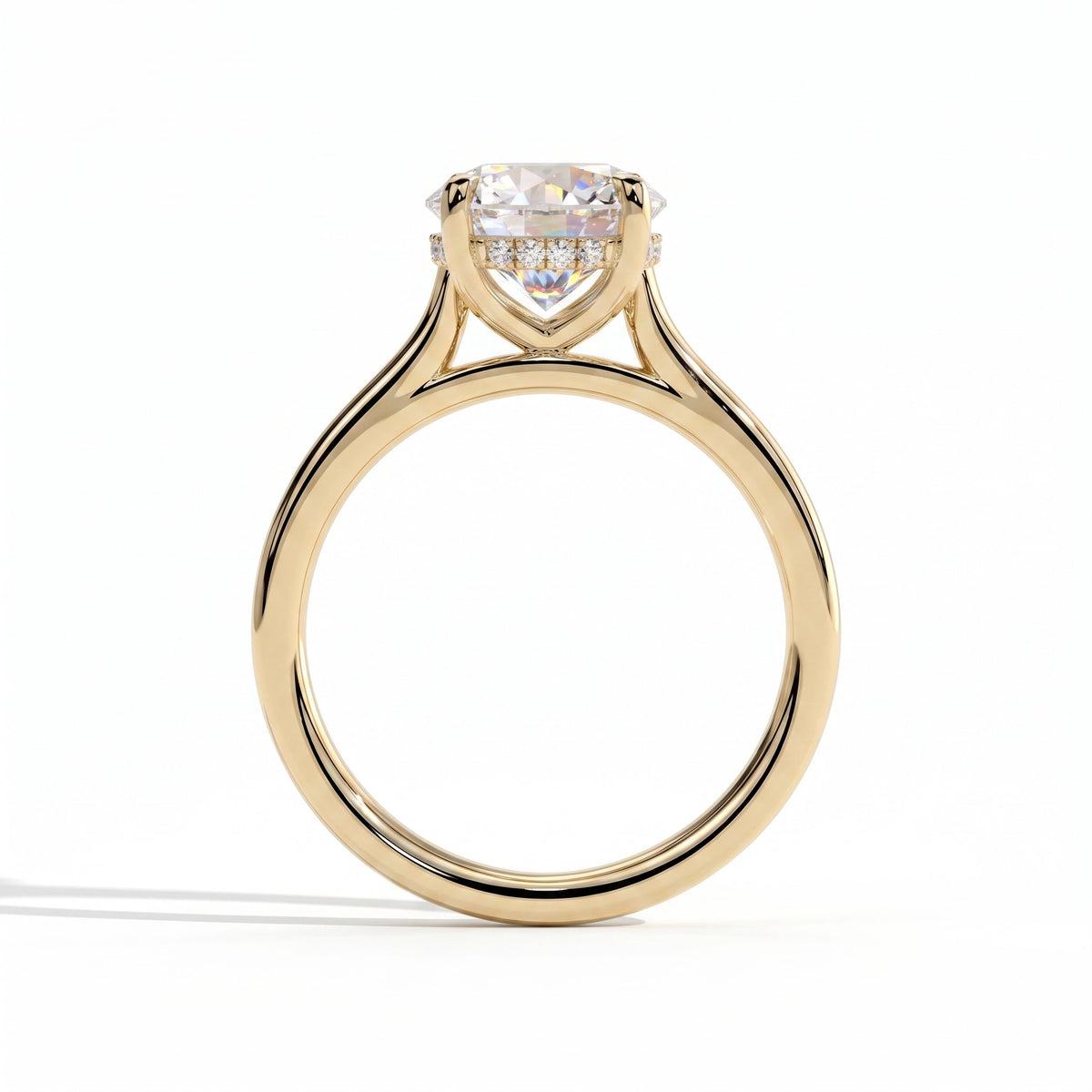 Round lab-grown diamond solitaire engagement ring in 14K (585) yellow gold, side profile
