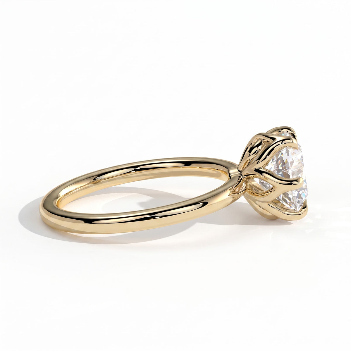 Round lab-grown diamond halo engagement ring in 14K (585) yellow gold, detail view
