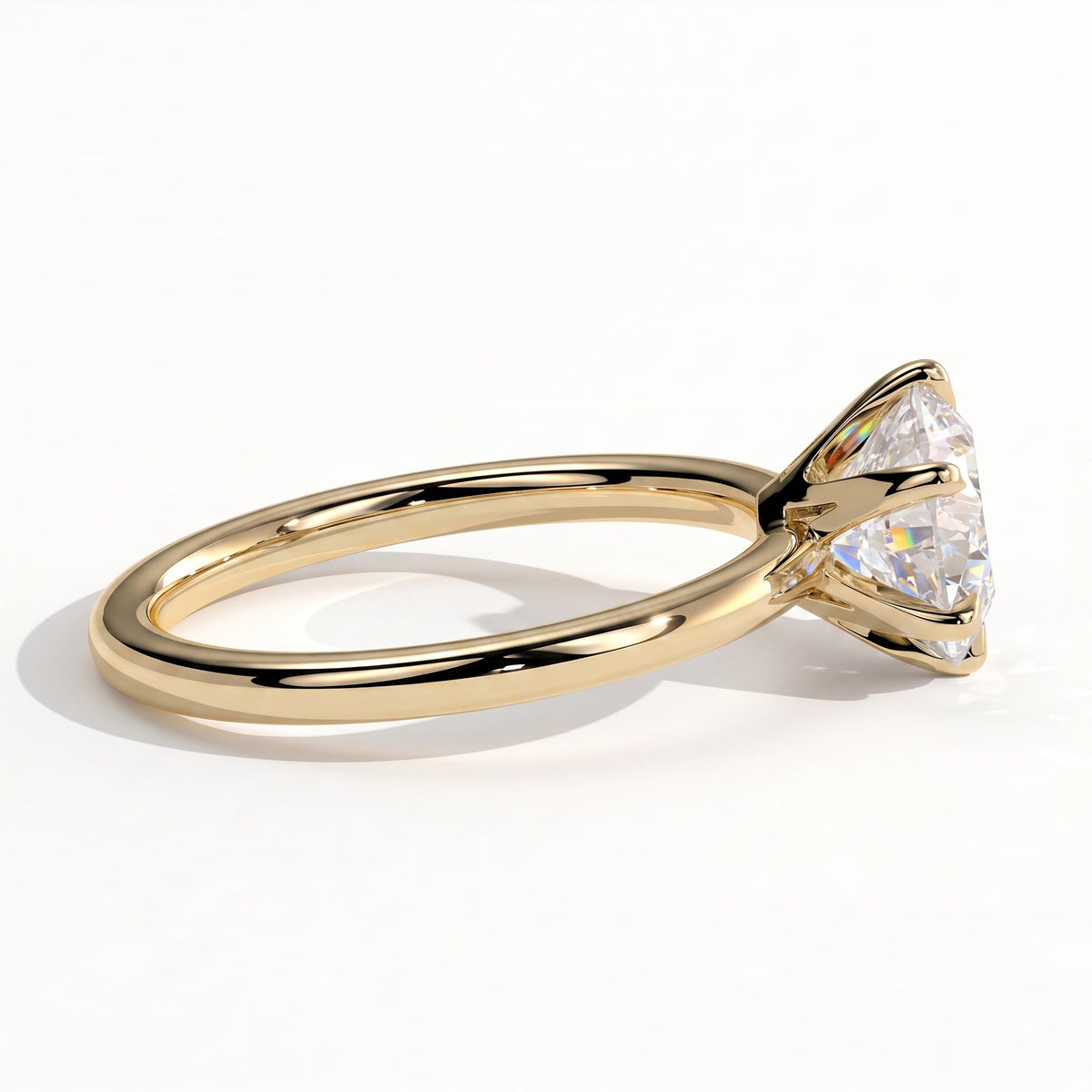 Round lab-grown diamond solitaire engagement ring in 14K (585) yellow gold, detail view