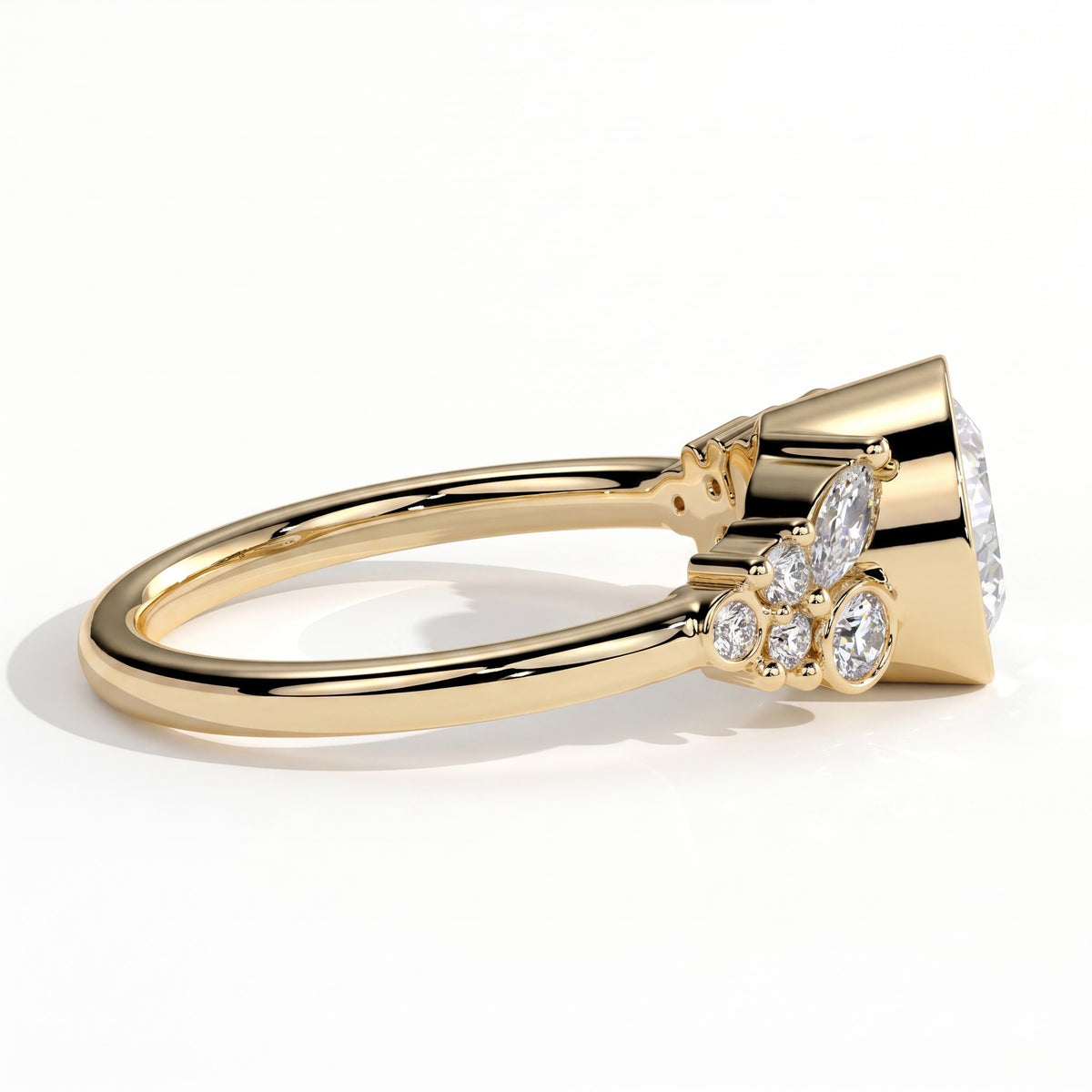 Round lab-grown diamond bezel-set halo engagement ring in 18K (750) yellow gold, detail view