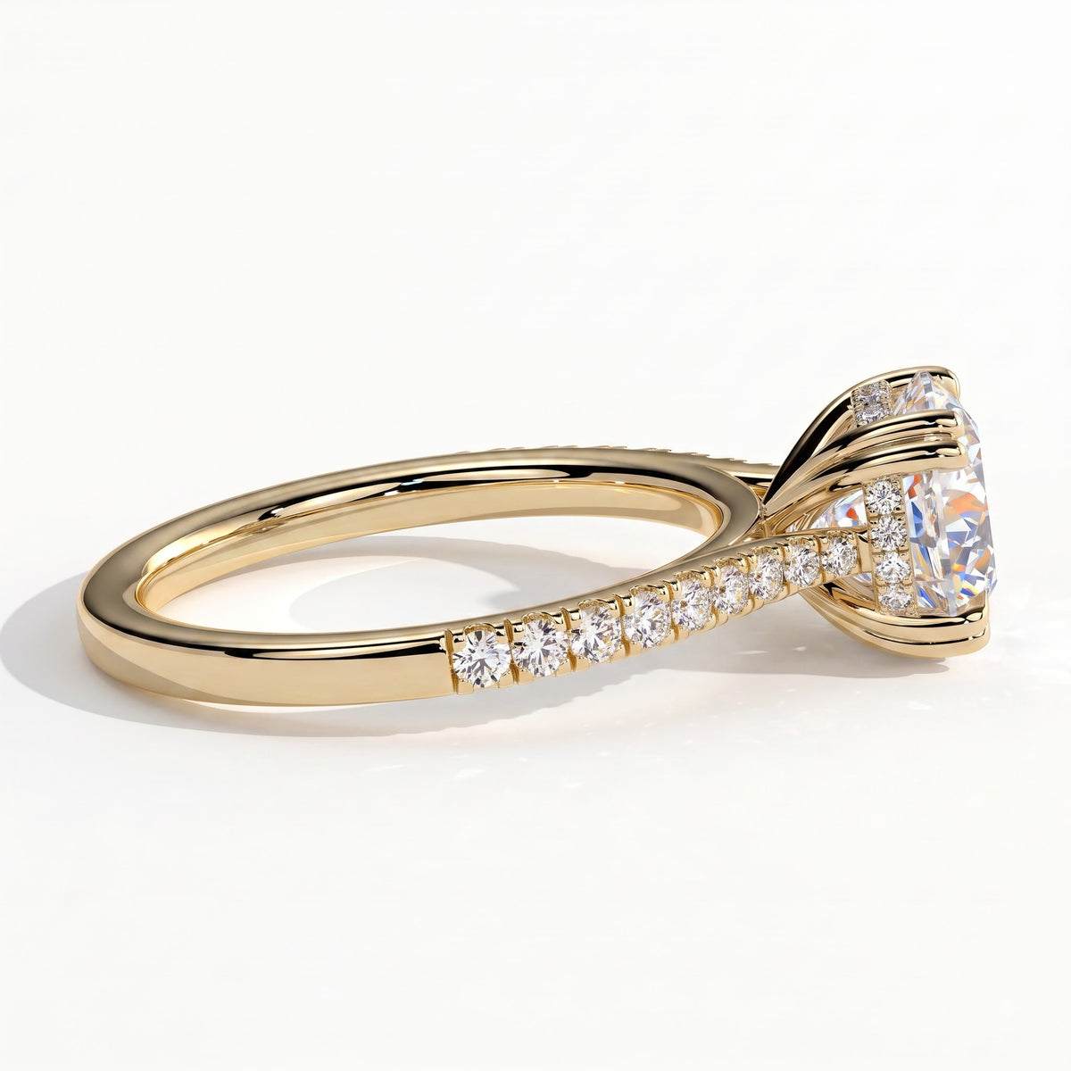 Round lab-grown diamond halo engagement ring in 18K (750) yellow gold, detail view