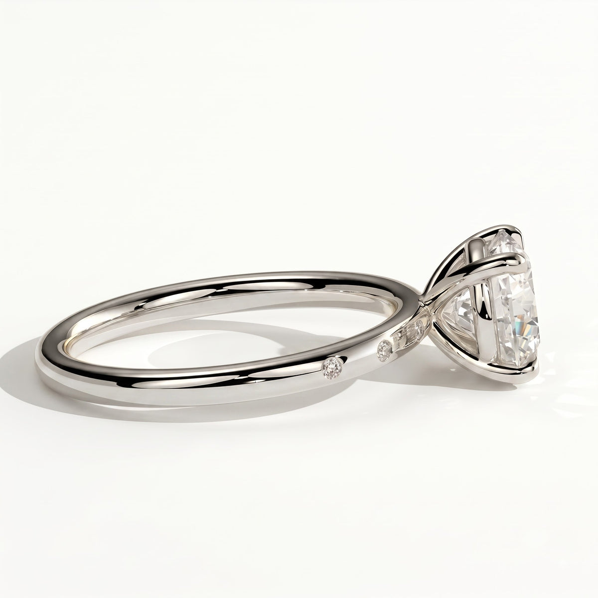 Round lab-grown diamond halo engagement ring in 14K (585) white gold, detail view
