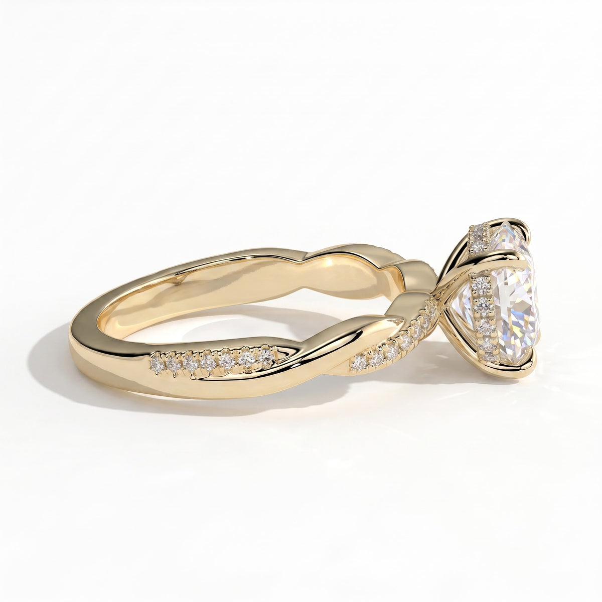 Round lab-grown diamond halo engagement ring in 18K (750) yellow gold, detail view