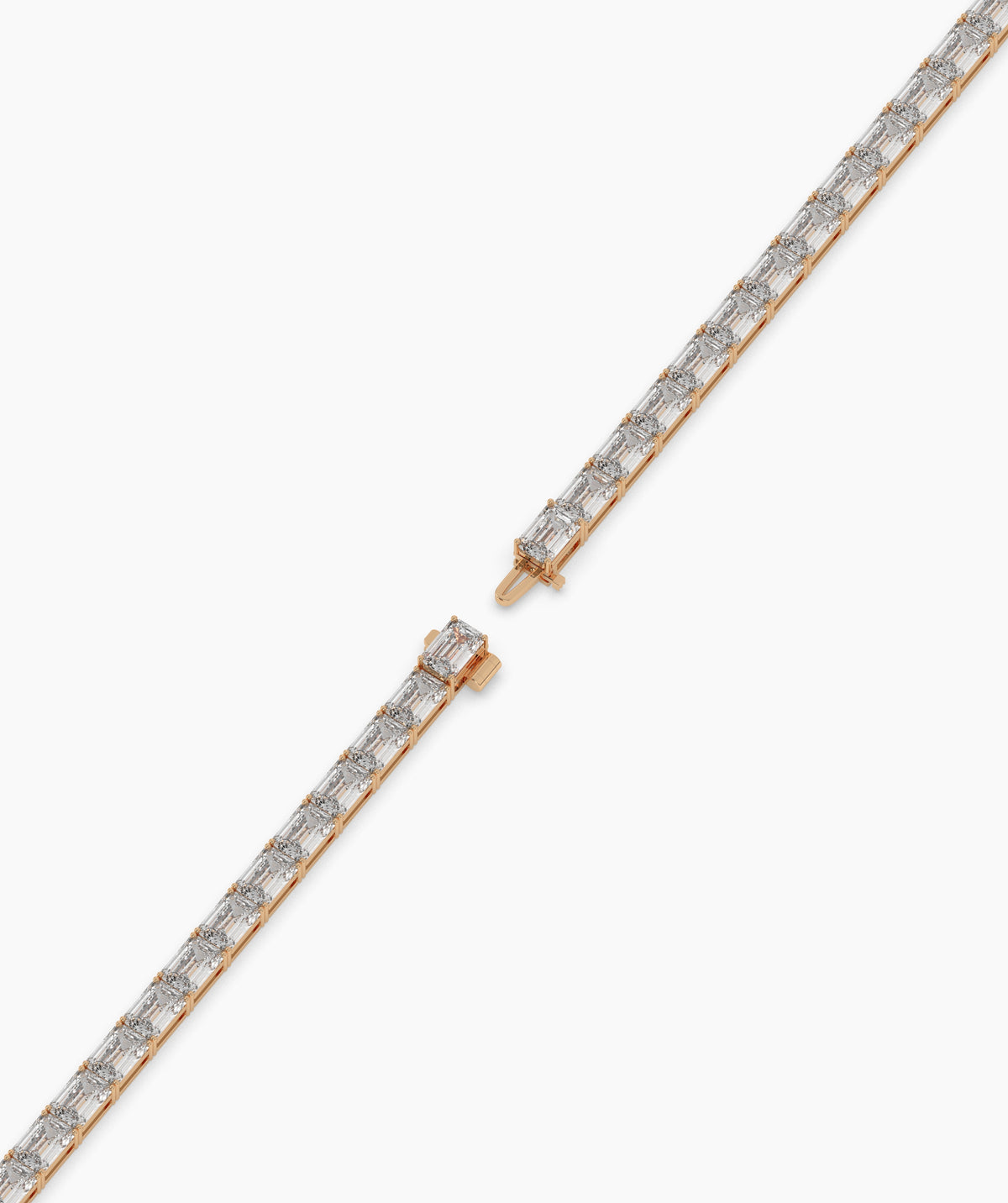 Aurelia Tennisarmband mit Labordiamanten im Smaragdschliff aus 585 Roségold, ganze Länge, diagonal