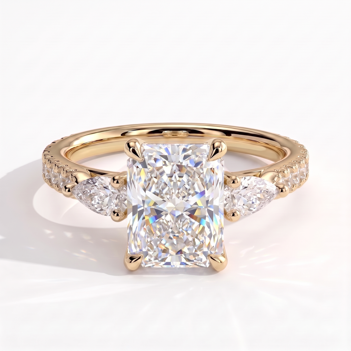 Ariadne Radiant Three Stone Ring 585 Yellow Gold front
