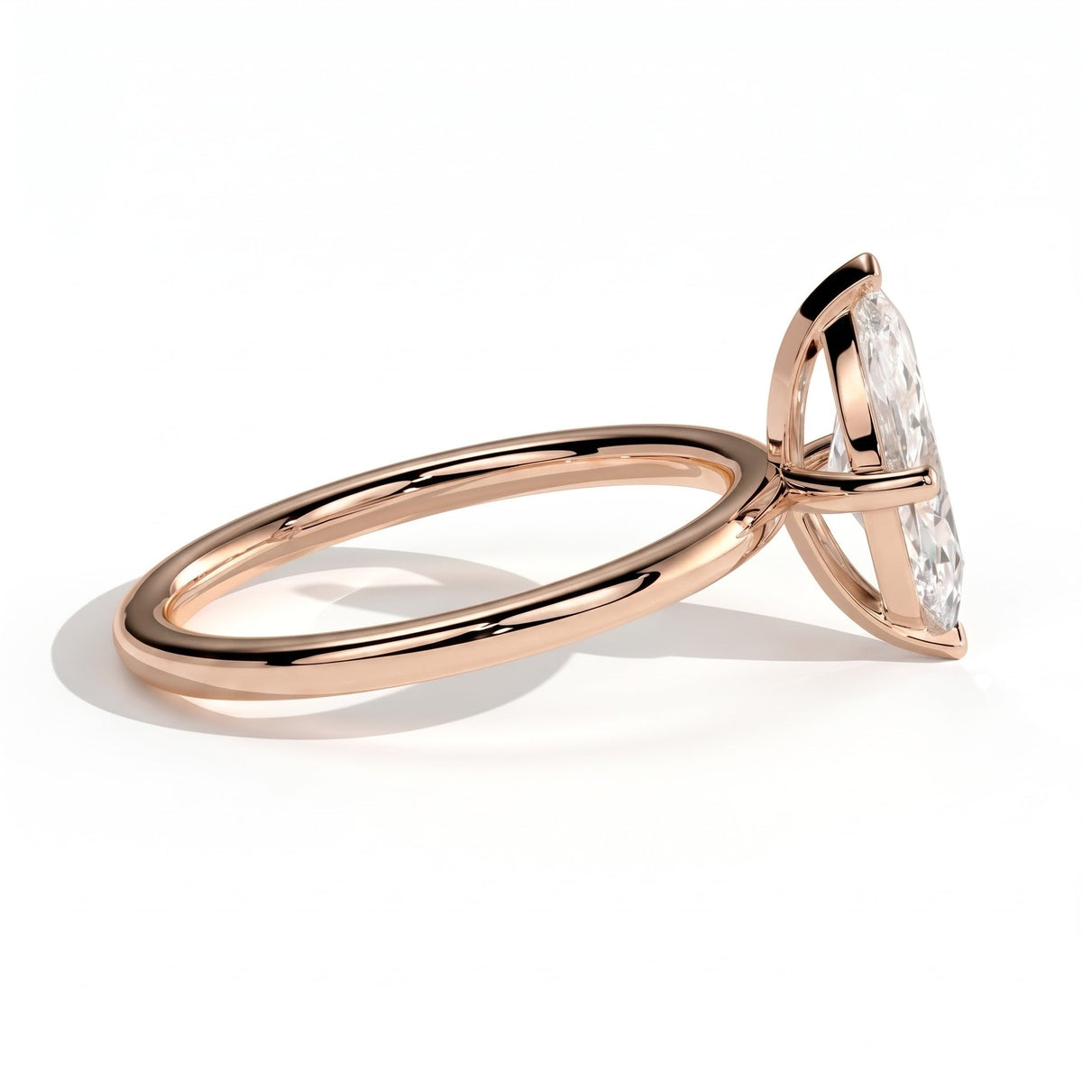 Marquise lab-grown diamond solitaire engagement ring in 18K (750) rose gold, detail view