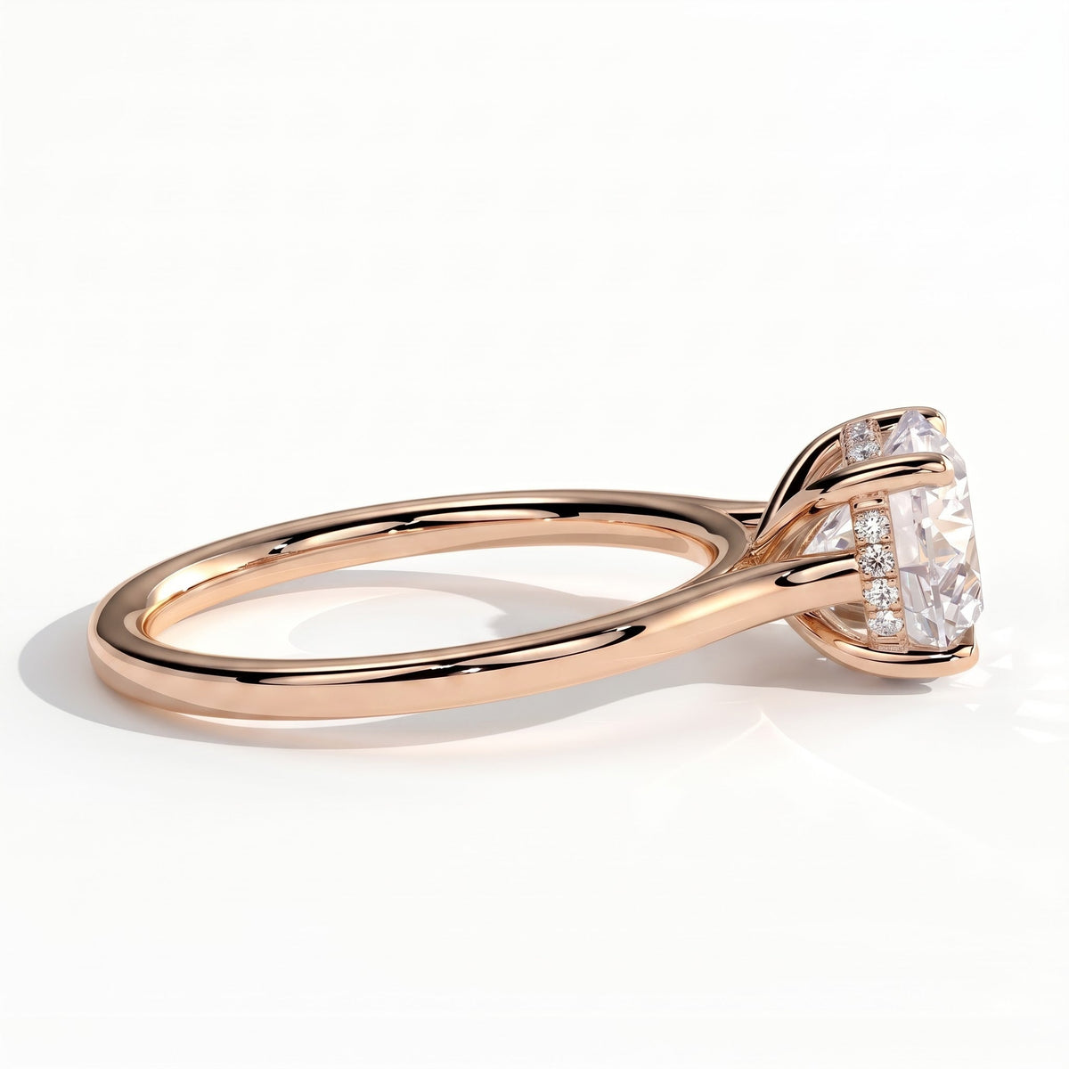Round lab-grown diamond solitaire engagement ring in 14K (585) rose gold, detail view
