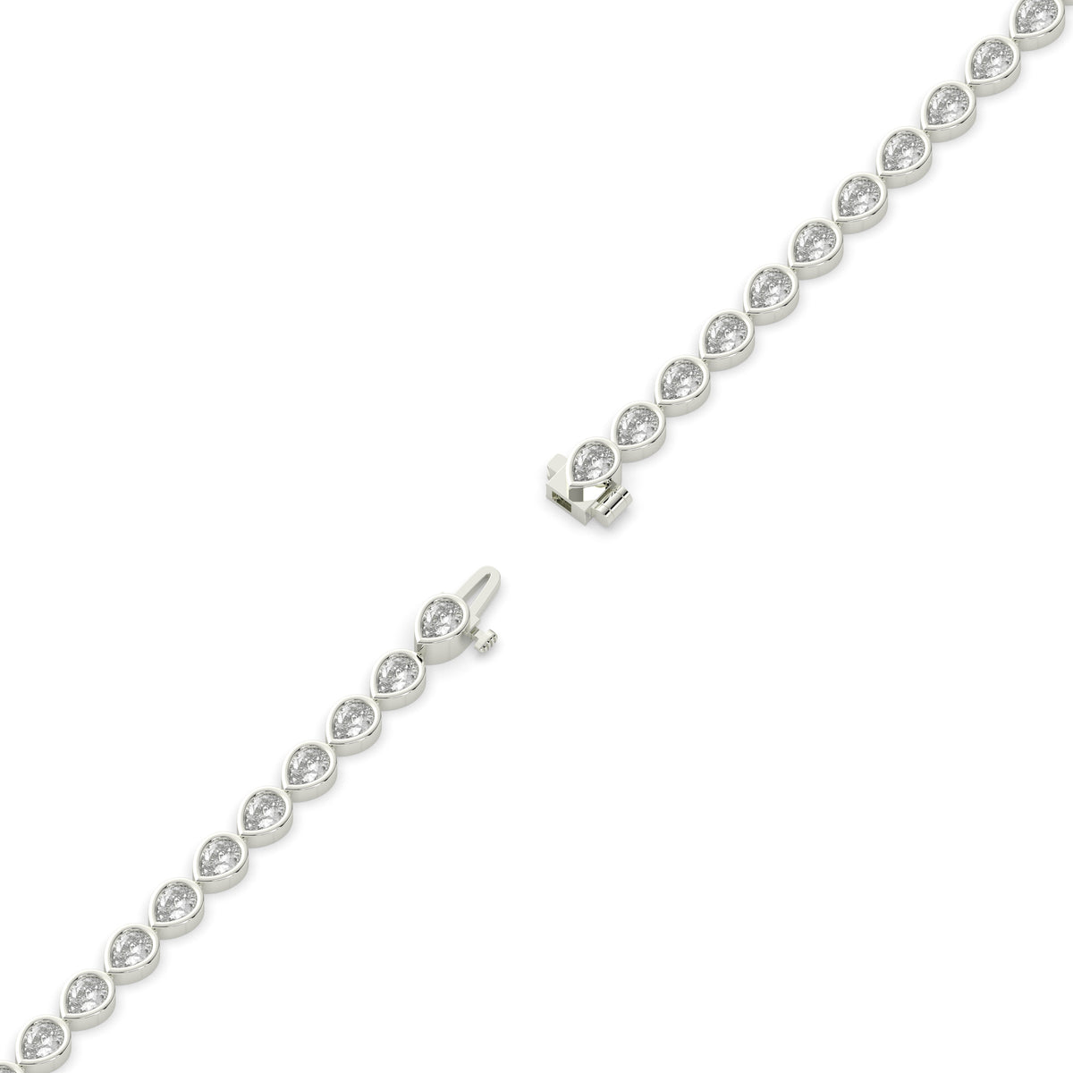 Rina Tennisarmband mit Labordiamanten im Tropfenschliff mit Zargenfassung aus 585 Weißgold, volle Länge, Diagonalansicht