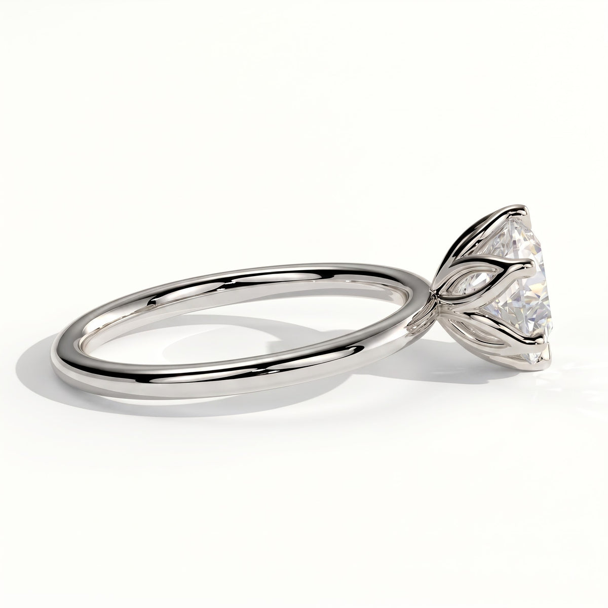 Round lab-grown diamond solitaire engagement ring in 14K (585) white gold, detail view 