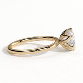 Round lab-grown diamond solitaire engagement ring in 14K (585) yellow gold, detail view 