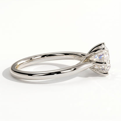 Round lab-grown diamond solitaire engagement ring in 14K (585) white gold, detail view 
