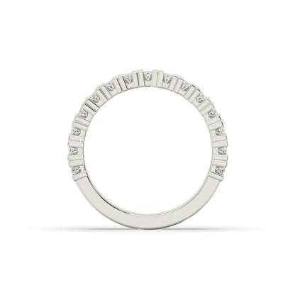 Amélie oval lab-grown diamond memoire wedding band in 750 white gold, top view 
