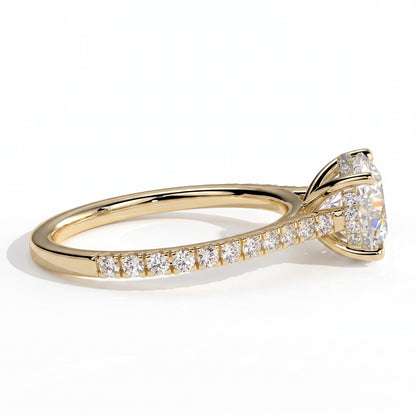Round lab-grown diamond halo engagement ring in 14K (585) yellow gold, detail view 