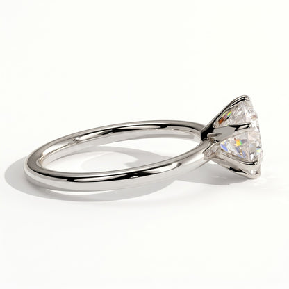 Round lab-grown diamond solitaire engagement ring in 18K (750) white gold, detail view 