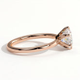 Round lab-grown diamond solitaire engagement ring in 18K (750) rose gold, detail view 