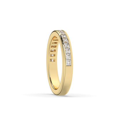 Sarina princess-cut lab-grown diamond channel-set memoire wedding band in 750 yellow gold, side view 