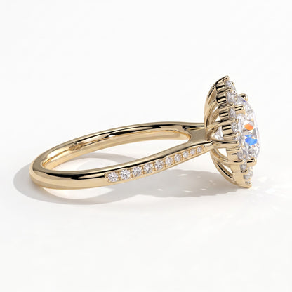 Round lab-grown diamond halo engagement ring in 14K (585) yellow gold, detail view 