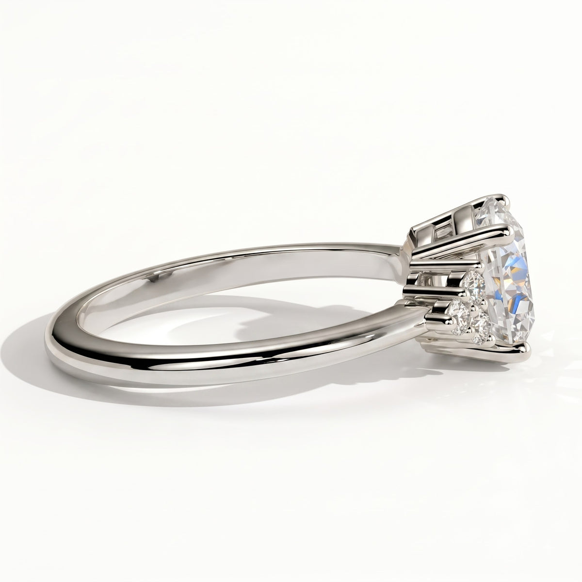 Round lab-grown diamond halo engagement ring in 14K (585) white gold, detail view 