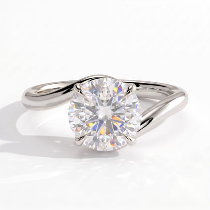 Round lab-grown diamond solitaire engagement ring in 14K (585) white gold, front view 