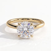 Round lab-grown diamond solitaire engagement ring in 18K (750) yellow gold, front view 