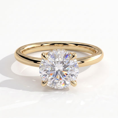 Round lab-grown diamond solitaire engagement ring in 18K (750) yellow gold, front view 