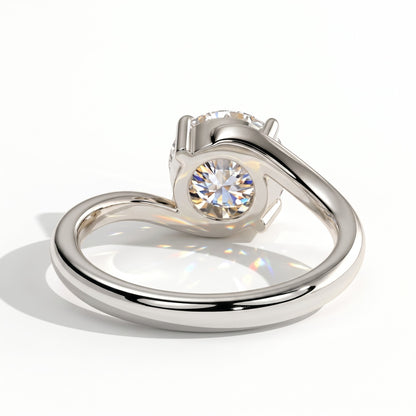 Round lab-grown diamond solitaire engagement ring in 18K (750) white gold, on white background 