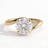 Round lab-grown diamond solitaire engagement ring in 18K (750) yellow gold, front view 