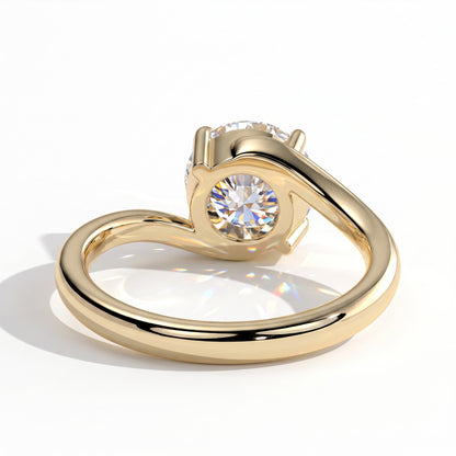 Round lab-grown diamond solitaire engagement ring in 14K (585) yellow gold, on white background 