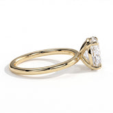 Oval lab-grown diamond solitaire engagement ring in 14K (585) yellow gold, detail view 