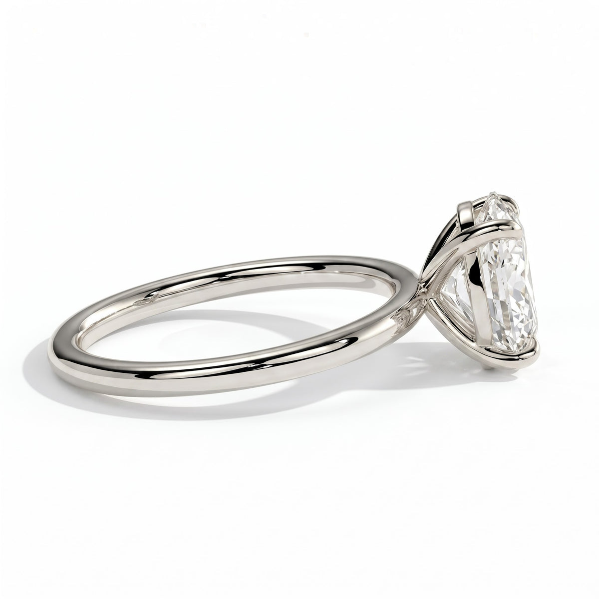 Oval lab-grown diamond solitaire engagement ring in 18K (750) white gold, detail view 