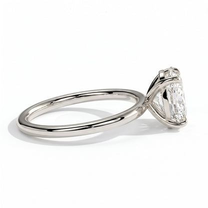 Oval lab-grown diamond solitaire engagement ring in 950 platinum, detail view 