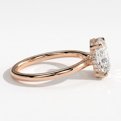 Oval lab-grown diamond solitaire engagement ring in 14K (585) rose gold, detail view 