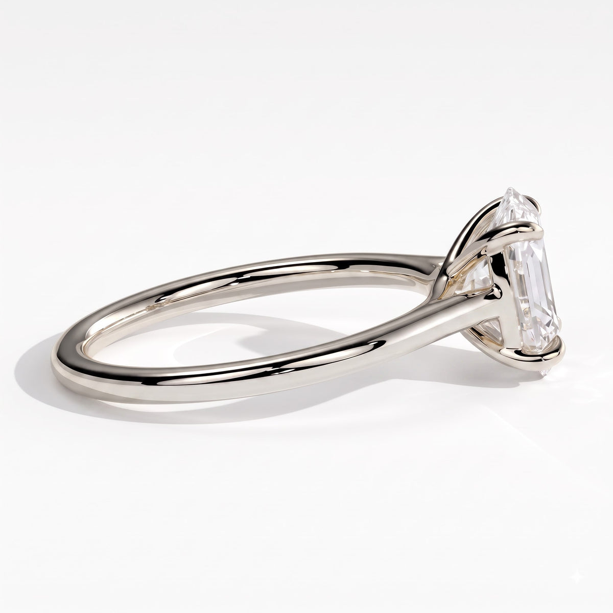Oval lab-grown diamond solitaire engagement ring in 950 platinum, detail view 