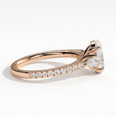 Oval lab-grown diamond three-stone engagement ring in 18K (750) rose gold, detail view 