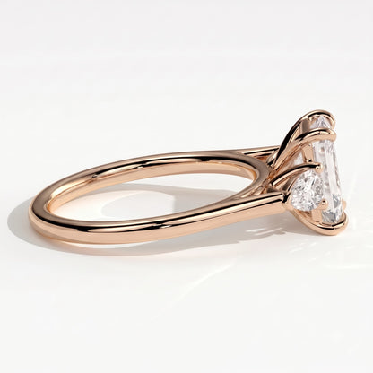 Emerald lab-grown diamond three-stone engagement ring in 14K (585) rose gold, detail view 