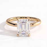 Emerald lab-grown diamond solitaire engagement ring in 14K (585) yellow gold, front view 