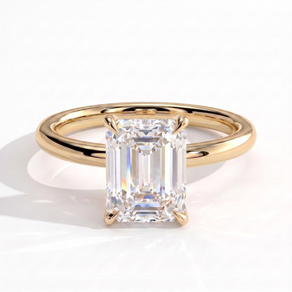 Emerald lab-grown diamond solitaire engagement ring in 14K (585) yellow gold, front view 