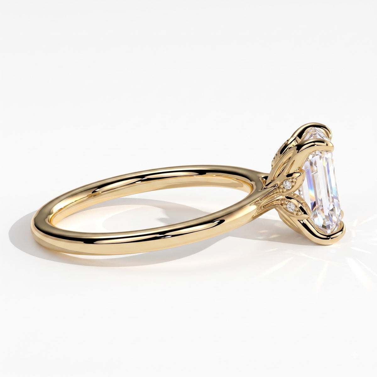 Emerald lab-grown diamond halo engagement ring in 18K (750) yellow gold, detail view 
