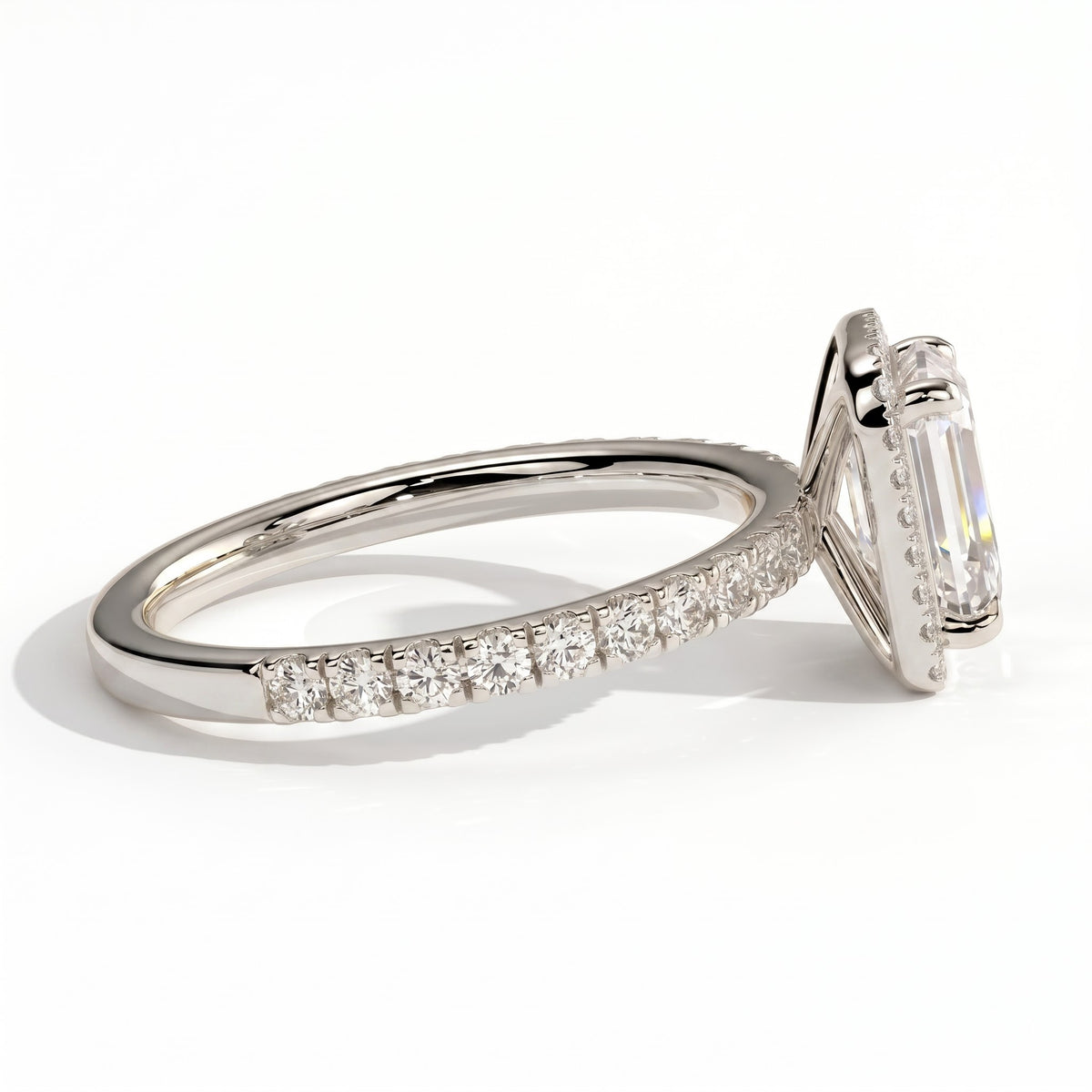Emerald lab-grown diamond halo engagement ring in 14K (585) white gold, detail view 