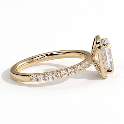 Emerald lab-grown diamond halo engagement ring in 18K (750) yellow gold, detail view 