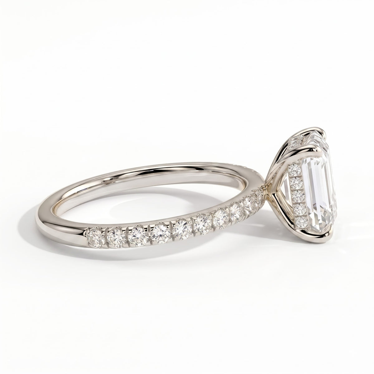 Emerald lab-grown diamond halo engagement ring in 14K (585) white gold, detail view 
