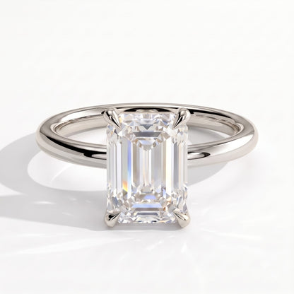 Emerald lab-grown diamond solitaire engagement ring in 14K (585) white gold, front view 