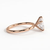 Pear lab-grown diamond solitaire engagement ring in 14K (585) rose gold, detail view 