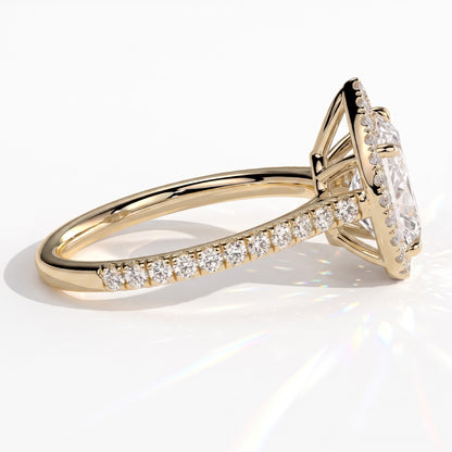 Pear lab-grown diamond halo engagement ring in 14K (585) yellow gold, detail view 