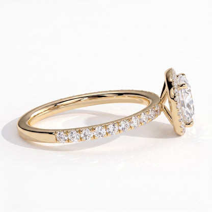 Cushion lab-grown diamond halo engagement ring in 14K (585) yellow gold, detail view 
