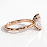 Pear lab-grown diamond solitaire engagement ring in 18K (750) rose gold, detail view 