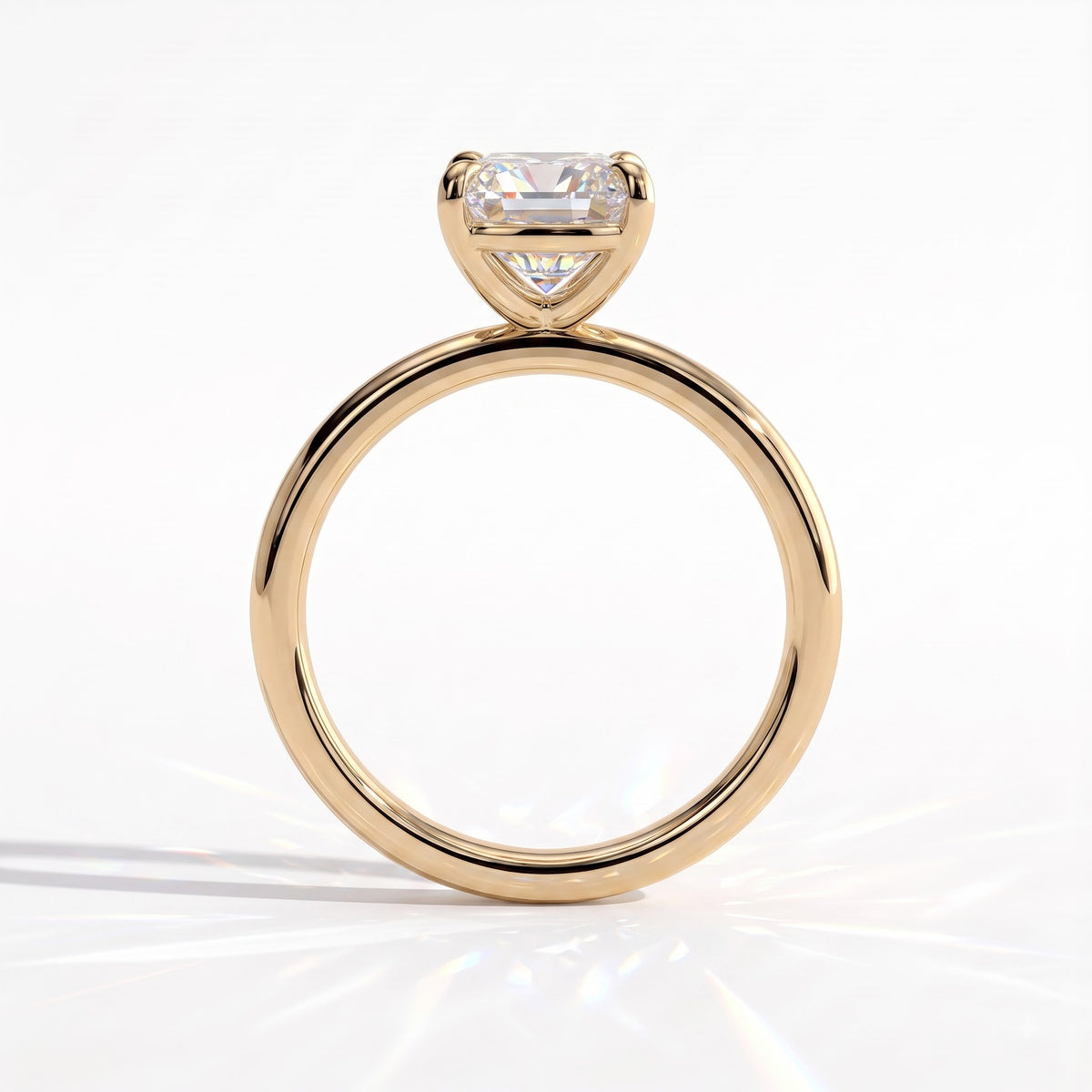 Pear lab-grown diamond solitaire engagement ring in 18K (750) yellow gold, side profile 