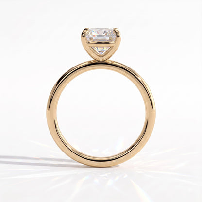 Pear lab-grown diamond solitaire engagement ring in 18K (750) yellow gold, side profile 