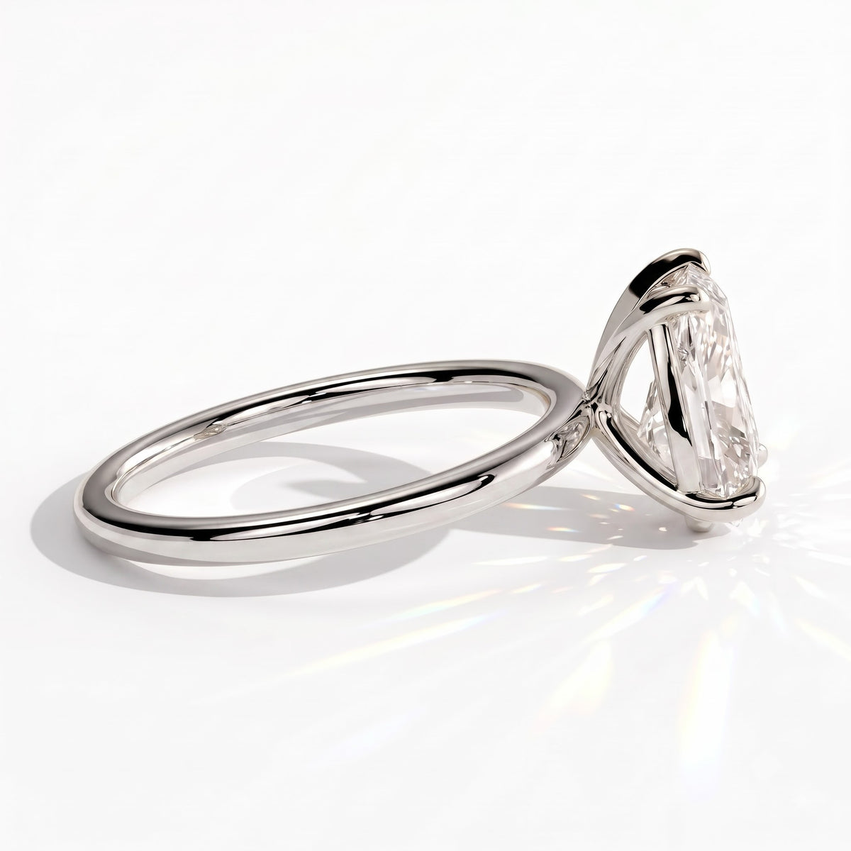 Pear lab-grown diamond solitaire engagement ring in 950 platinum, detail view 