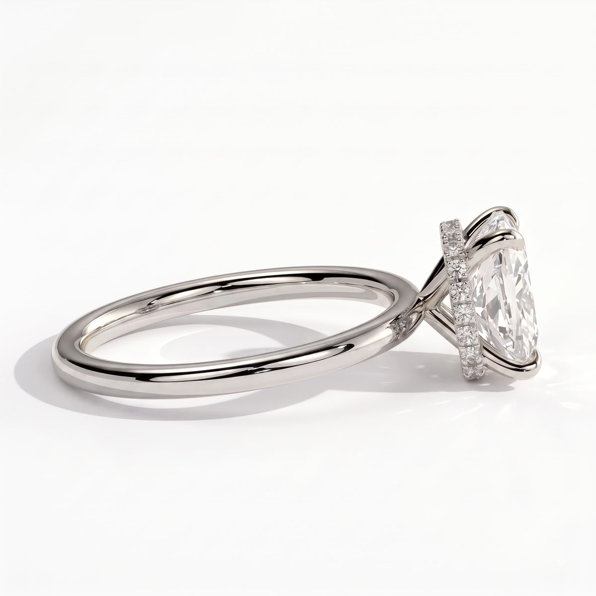 Elongated Cushion lab-grown diamond solitaire engagement ring in 14K (585) white gold, detail view 